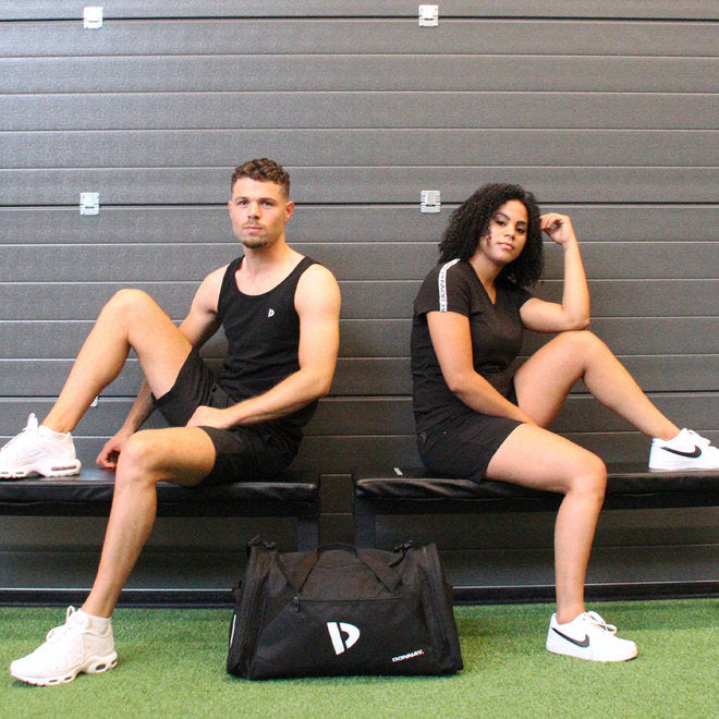 High-quality image of donnay microfiber ian short zwart